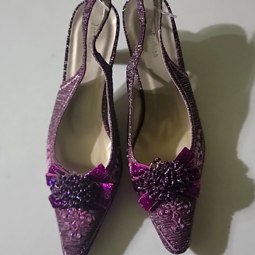 Women's dress shoes